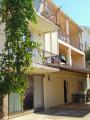 ApartmaniBlažević se nachází na vjezdu do Makarske, v klidné oblasti orientuje především cestovn...