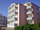 Curak Apartments nabízí ubytování v klidné ulici daleko od hluku z dopravy a kaváren. Tato nemovitost...