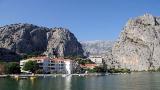 Moderně zařízený byt v klidné části města Omiš, která se nachází při ústí řeky Cetiny...