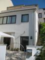 Kompletní a moderně zařízené apartmány v klidné oblasti v blízkosti Puly, se nachází v blí...