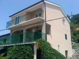 Kompletně a moderně zařízené apartmány s velkou terasou názory na jezera a moře. Objekt se nach...