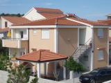 Apartmány marko-Sevid ve své nabídce 4 nové, moderní apartmány (2 +2), vhodné ubytovat 2-4 persons...
