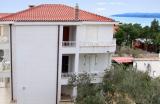 Villa Miranda se nachází u vchodu do Makarské podle rozdělení do první ulice na hlavní. Zatí...