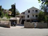 Villa Radovic nabízí ubytování v soukromí v malebném městečku Cavtat, 16 km od Dubrovníku a...